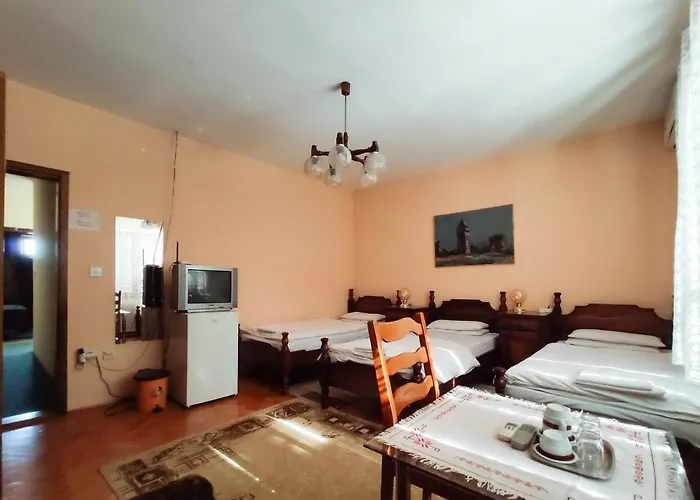 住宿加早餐酒店 Pansion Jakic Bac